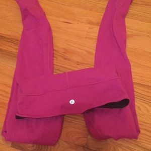 Lulu reversible leggings in size 4